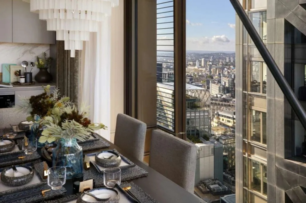 Sky-Residence-Bishopsgate-Dining-2-1024×682