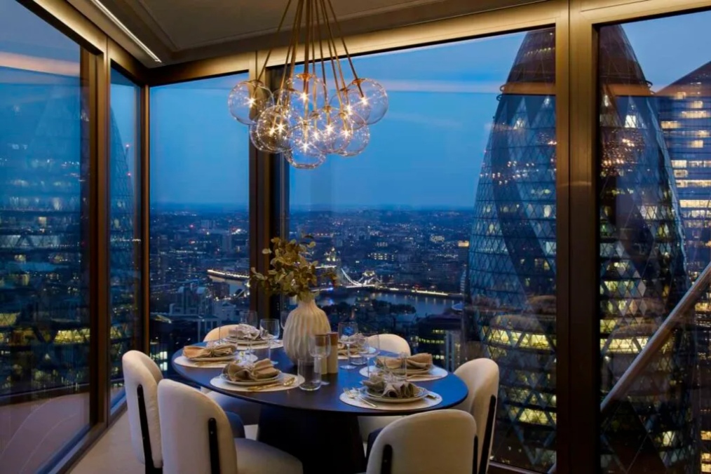 Sky-Residence-Bishopsgate-Dining-4-1024×683